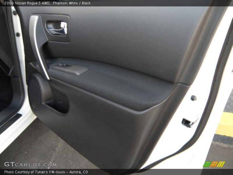 Phantom White / Black 2009 Nissan Rogue S AWD