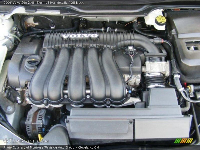 Electric Silver Metallic / Off Black 2006 Volvo S40 2.4i