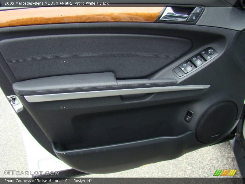 Arctic White / Black 2009 Mercedes-Benz ML 350 4Matic