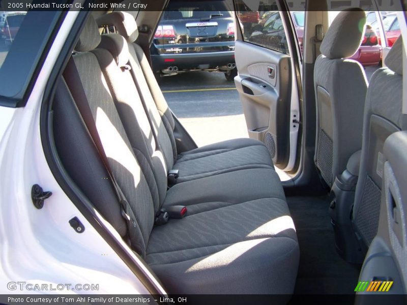 Nordic White / Gray 2005 Hyundai Tucson GL
