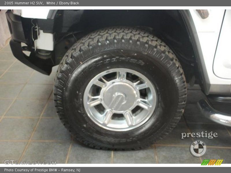 White / Ebony Black 2005 Hummer H2 SUV