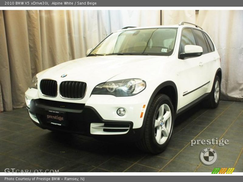 Alpine White / Sand Beige 2010 BMW X5 xDrive30i