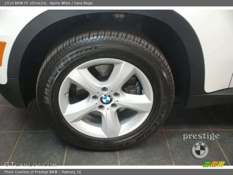 Alpine White / Sand Beige 2010 BMW X5 xDrive30i