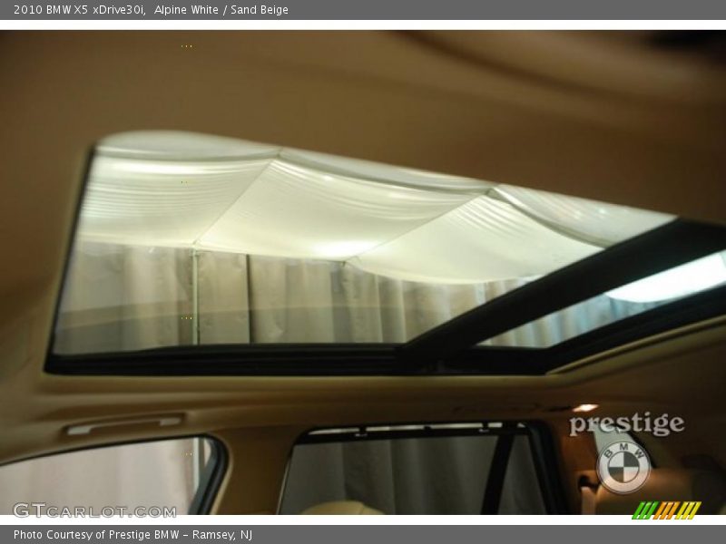 Alpine White / Sand Beige 2010 BMW X5 xDrive30i