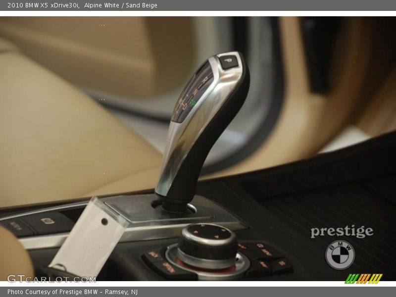 Alpine White / Sand Beige 2010 BMW X5 xDrive30i
