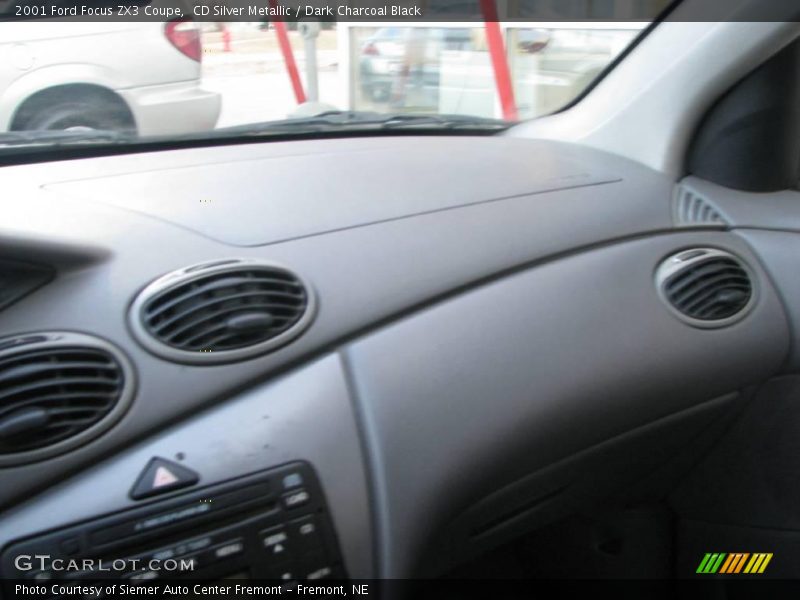 CD Silver Metallic / Dark Charcoal Black 2001 Ford Focus ZX3 Coupe