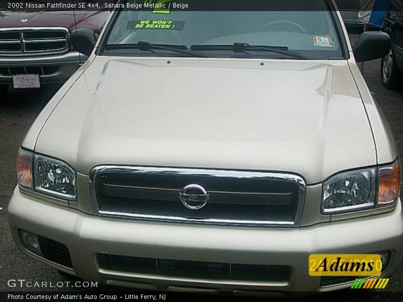 Sahara Beige Metallic / Beige 2002 Nissan Pathfinder SE 4x4