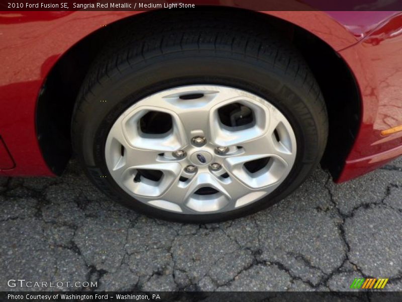 Sangria Red Metallic / Medium Light Stone 2010 Ford Fusion SE