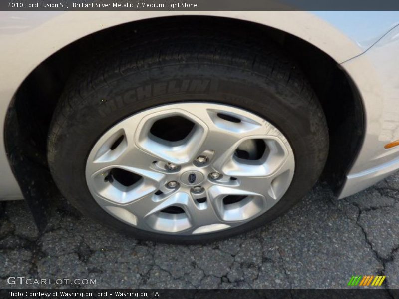 Brilliant Silver Metallic / Medium Light Stone 2010 Ford Fusion SE