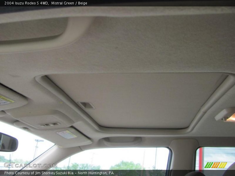 Mistral Green / Beige 2004 Isuzu Rodeo S 4WD