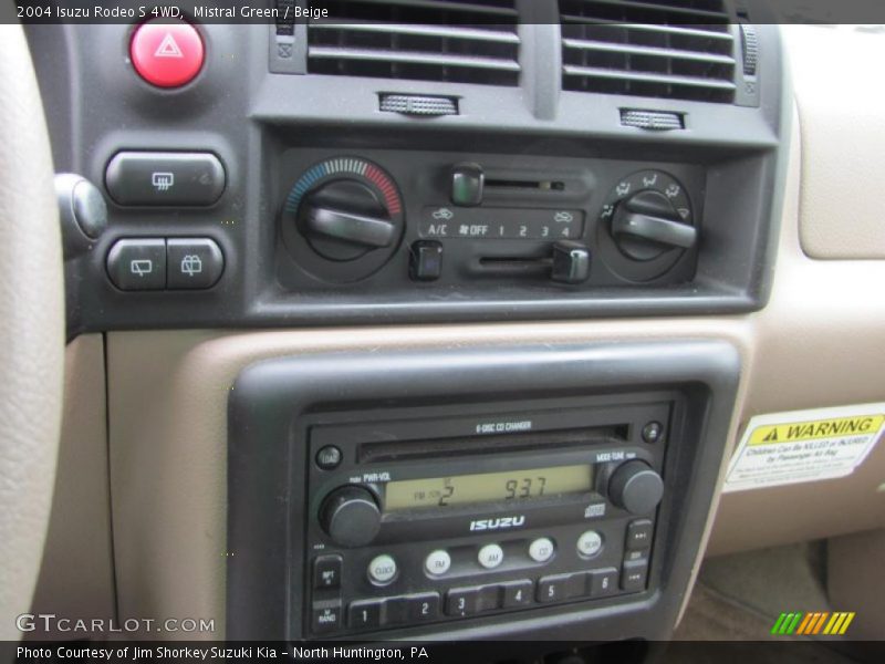 Mistral Green / Beige 2004 Isuzu Rodeo S 4WD