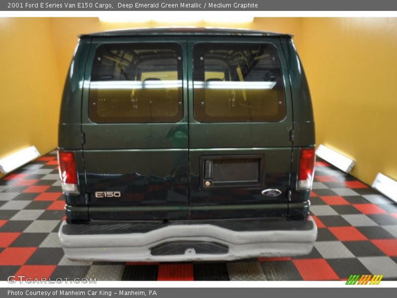 Deep Emerald Green Metallic / Medium Graphite 2001 Ford E Series Van E150 Cargo