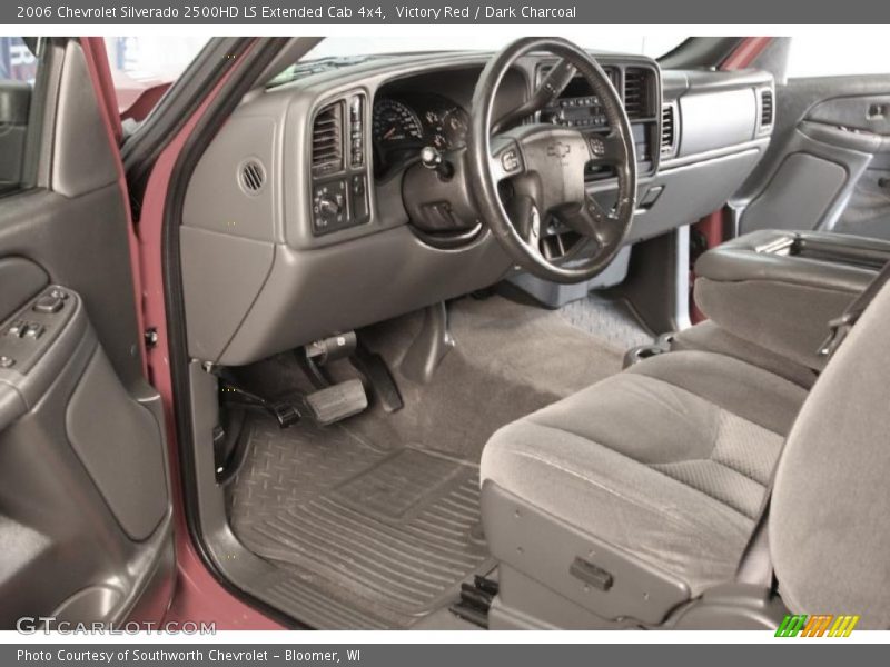 Victory Red / Dark Charcoal 2006 Chevrolet Silverado 2500HD LS Extended Cab 4x4