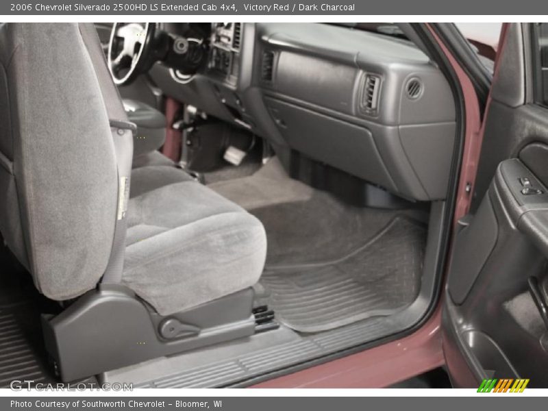 Victory Red / Dark Charcoal 2006 Chevrolet Silverado 2500HD LS Extended Cab 4x4