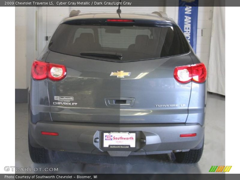 Cyber Gray Metallic / Dark Gray/Light Gray 2009 Chevrolet Traverse LS