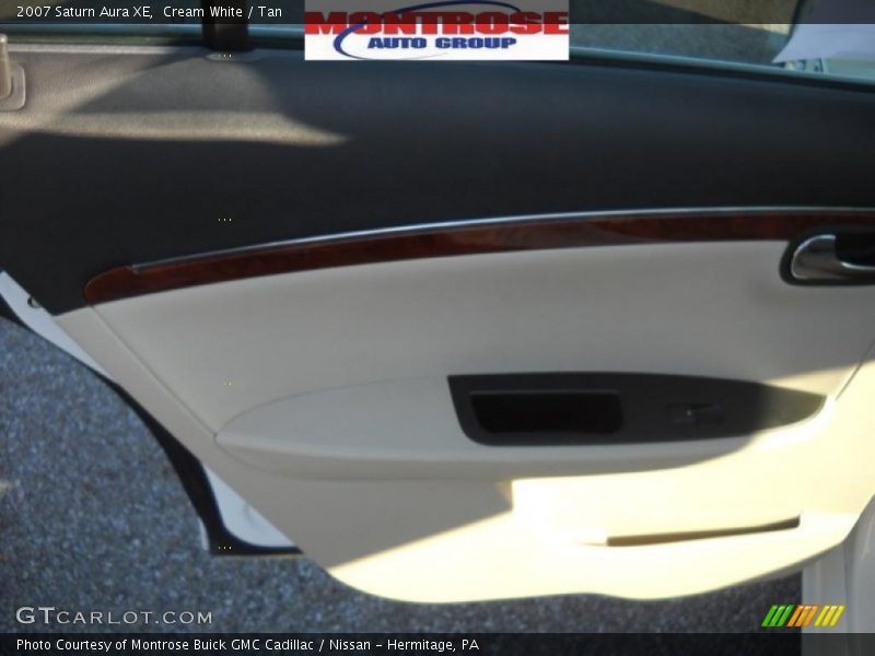Cream White / Tan 2007 Saturn Aura XE