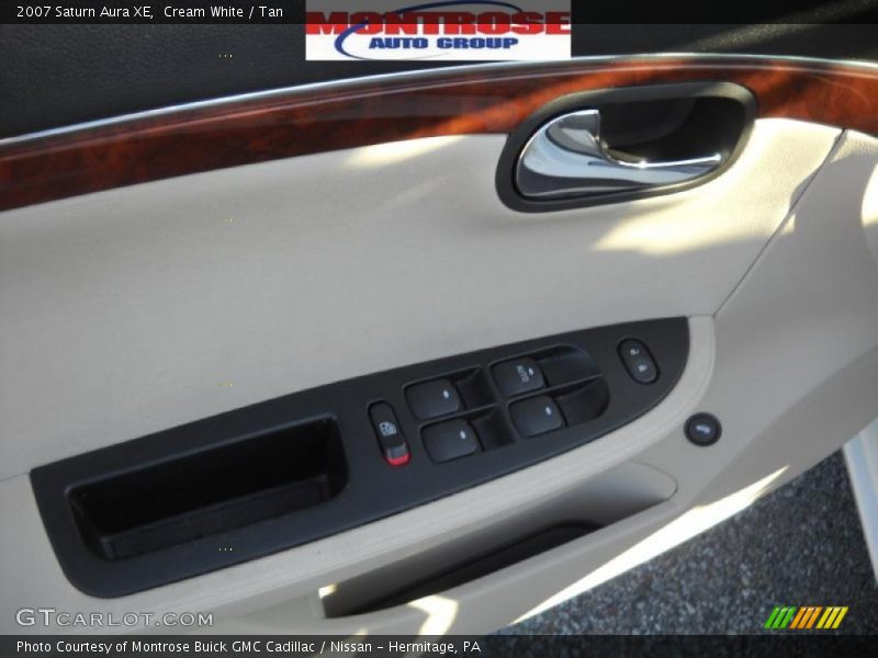 Cream White / Tan 2007 Saturn Aura XE