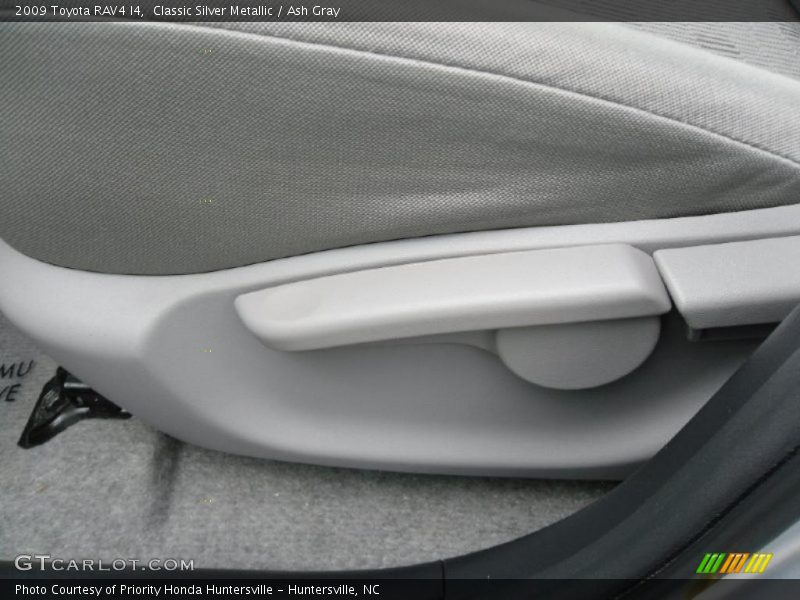 Classic Silver Metallic / Ash Gray 2009 Toyota RAV4 I4