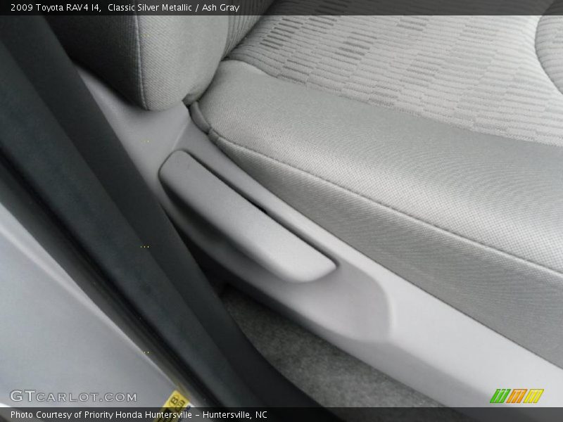 Classic Silver Metallic / Ash Gray 2009 Toyota RAV4 I4