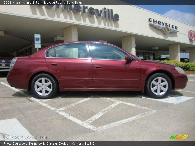 Nouveau Ruby / Blond Beige 2002 Nissan Altima 2.5 S