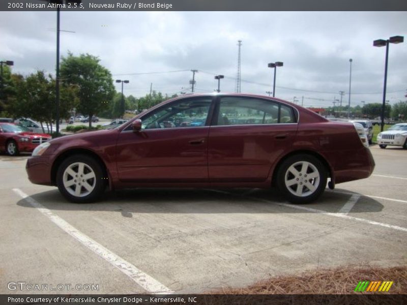 Nouveau Ruby / Blond Beige 2002 Nissan Altima 2.5 S