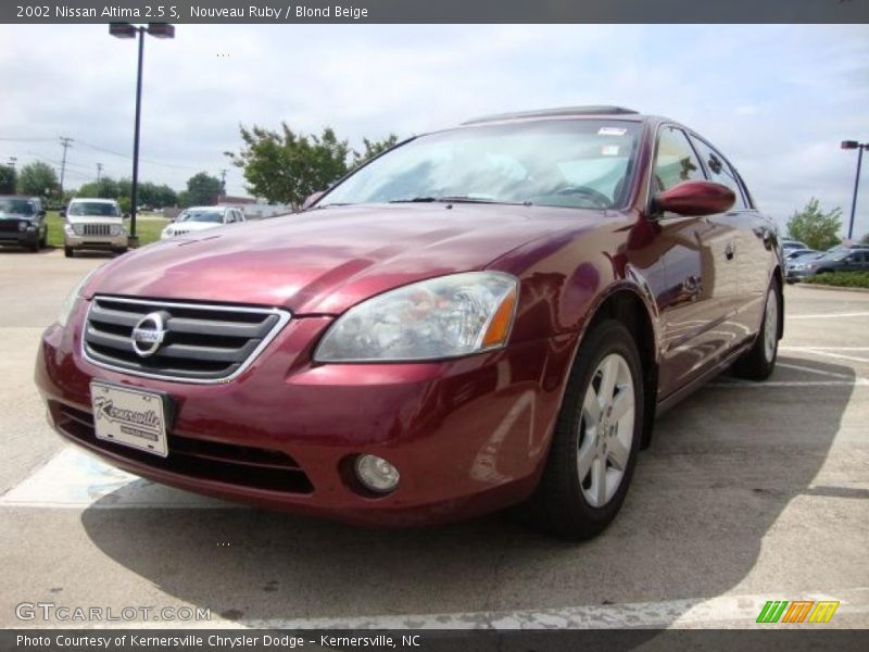 Nouveau Ruby / Blond Beige 2002 Nissan Altima 2.5 S