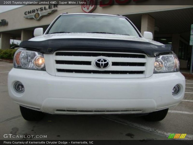 Super White / Ivory 2005 Toyota Highlander Limited 4WD
