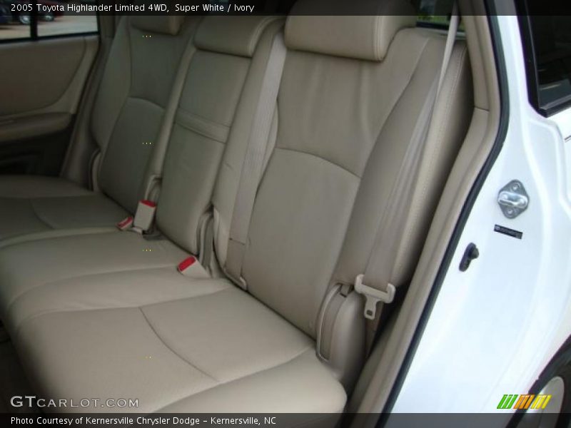 Super White / Ivory 2005 Toyota Highlander Limited 4WD