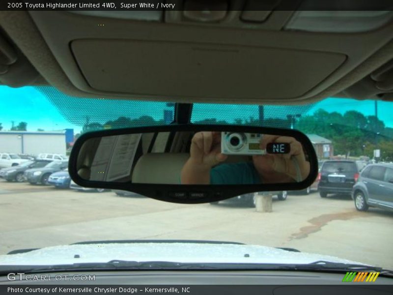 Super White / Ivory 2005 Toyota Highlander Limited 4WD