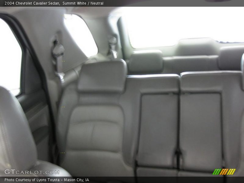 Summit White / Neutral 2004 Chevrolet Cavalier Sedan