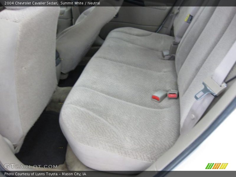 Summit White / Neutral 2004 Chevrolet Cavalier Sedan