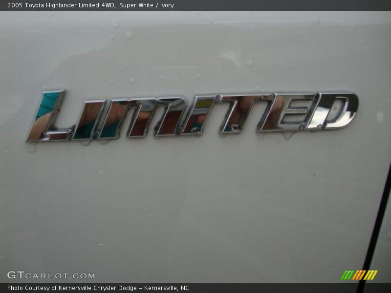 Super White / Ivory 2005 Toyota Highlander Limited 4WD
