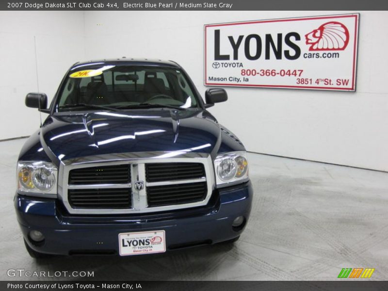 Electric Blue Pearl / Medium Slate Gray 2007 Dodge Dakota SLT Club Cab 4x4