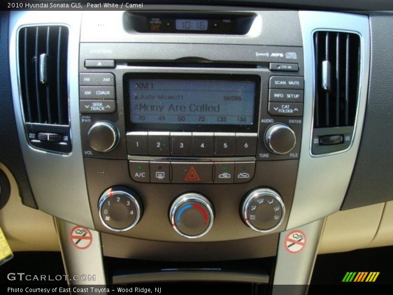 Pearl White / Camel 2010 Hyundai Sonata GLS