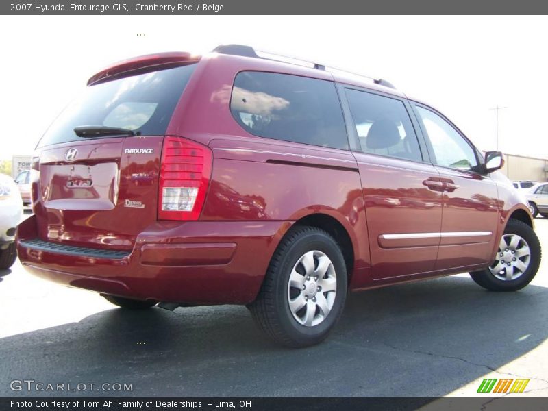 Cranberry Red / Beige 2007 Hyundai Entourage GLS