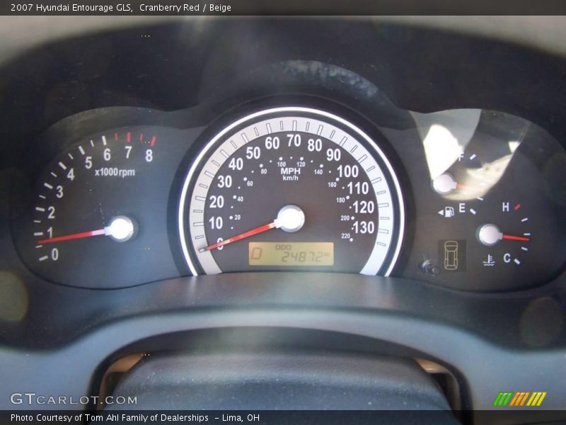 Cranberry Red / Beige 2007 Hyundai Entourage GLS