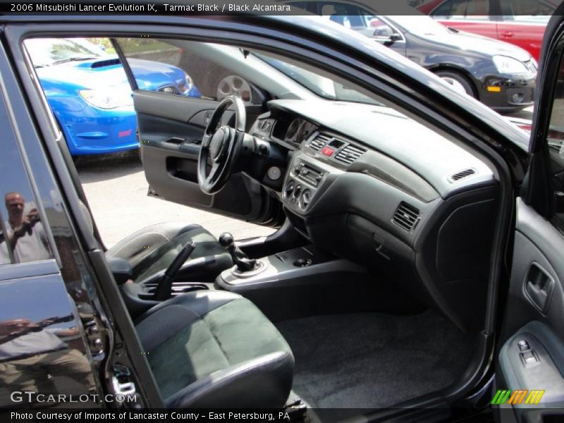 Tarmac Black / Black Alcantara 2006 Mitsubishi Lancer Evolution IX