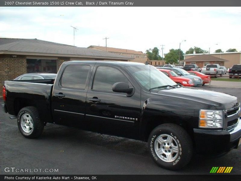 Black / Dark Titanium Gray 2007 Chevrolet Silverado 1500 LS Crew Cab