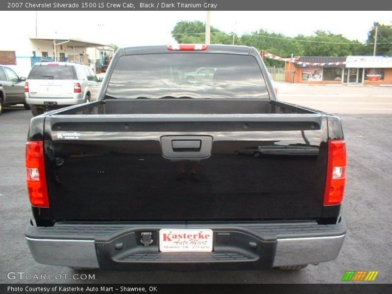 Black / Dark Titanium Gray 2007 Chevrolet Silverado 1500 LS Crew Cab