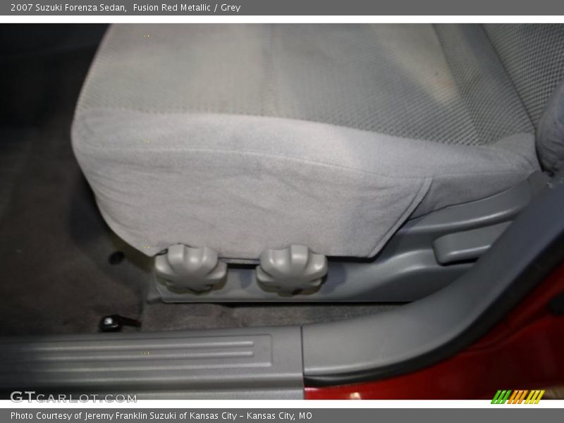 Fusion Red Metallic / Grey 2007 Suzuki Forenza Sedan