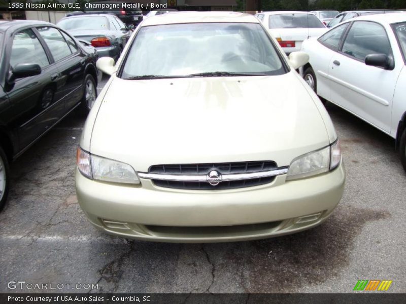 Champagne Metallic / Blond 1999 Nissan Altima GLE