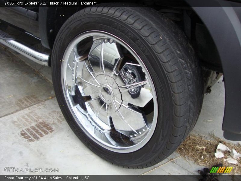 Black / Medium Parchment 2005 Ford Explorer XLS