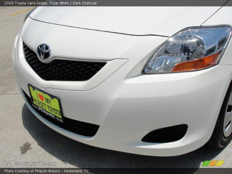 Polar White / Dark Charcoal 2009 Toyota Yaris Sedan
