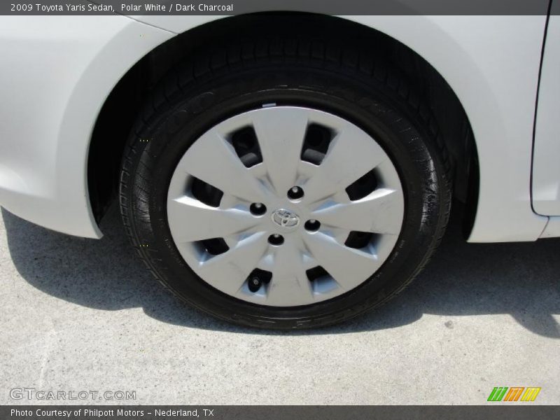 Polar White / Dark Charcoal 2009 Toyota Yaris Sedan