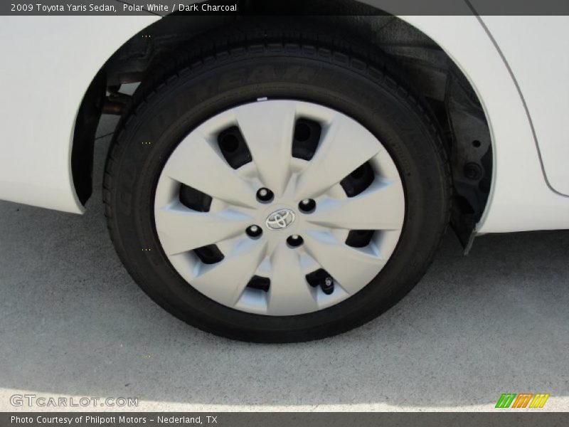 Polar White / Dark Charcoal 2009 Toyota Yaris Sedan