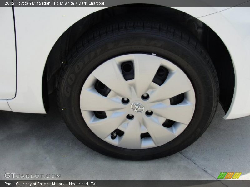 Polar White / Dark Charcoal 2009 Toyota Yaris Sedan