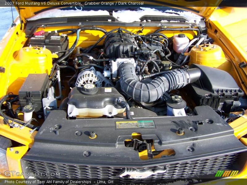 Grabber Orange / Dark Charcoal 2007 Ford Mustang V6 Deluxe Convertible