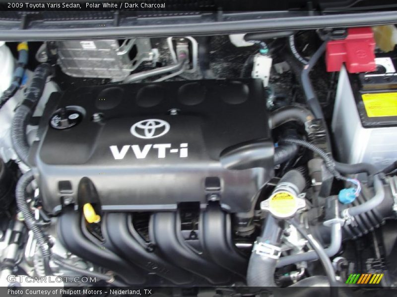 Polar White / Dark Charcoal 2009 Toyota Yaris Sedan