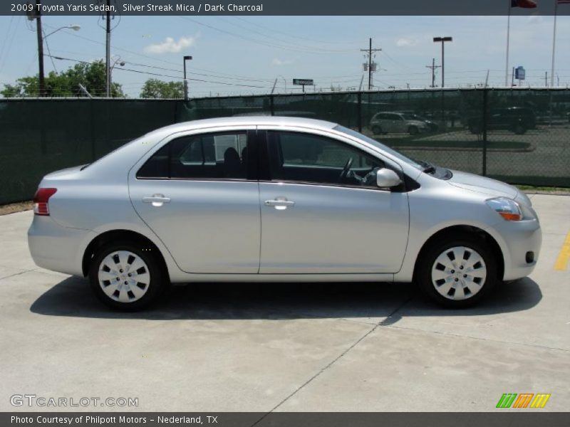 Silver Streak Mica / Dark Charcoal 2009 Toyota Yaris Sedan