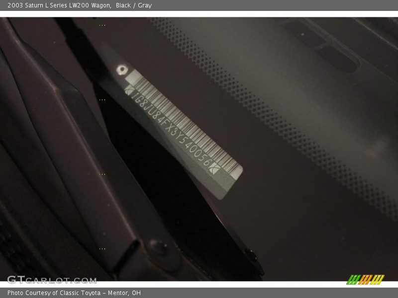 Black / Gray 2003 Saturn L Series LW200 Wagon